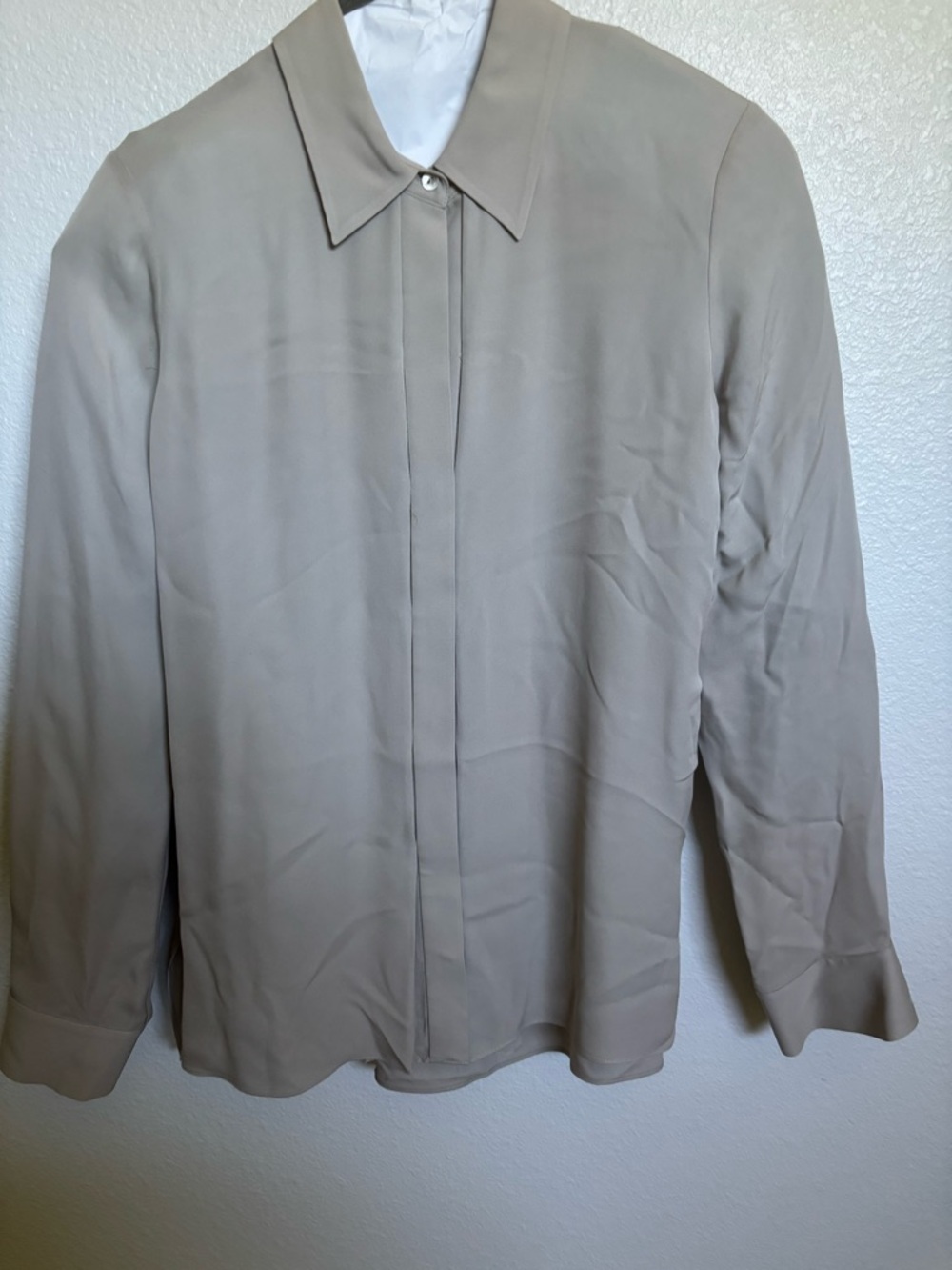 Vince Beige Button-Front Long-Sleeve Blouse